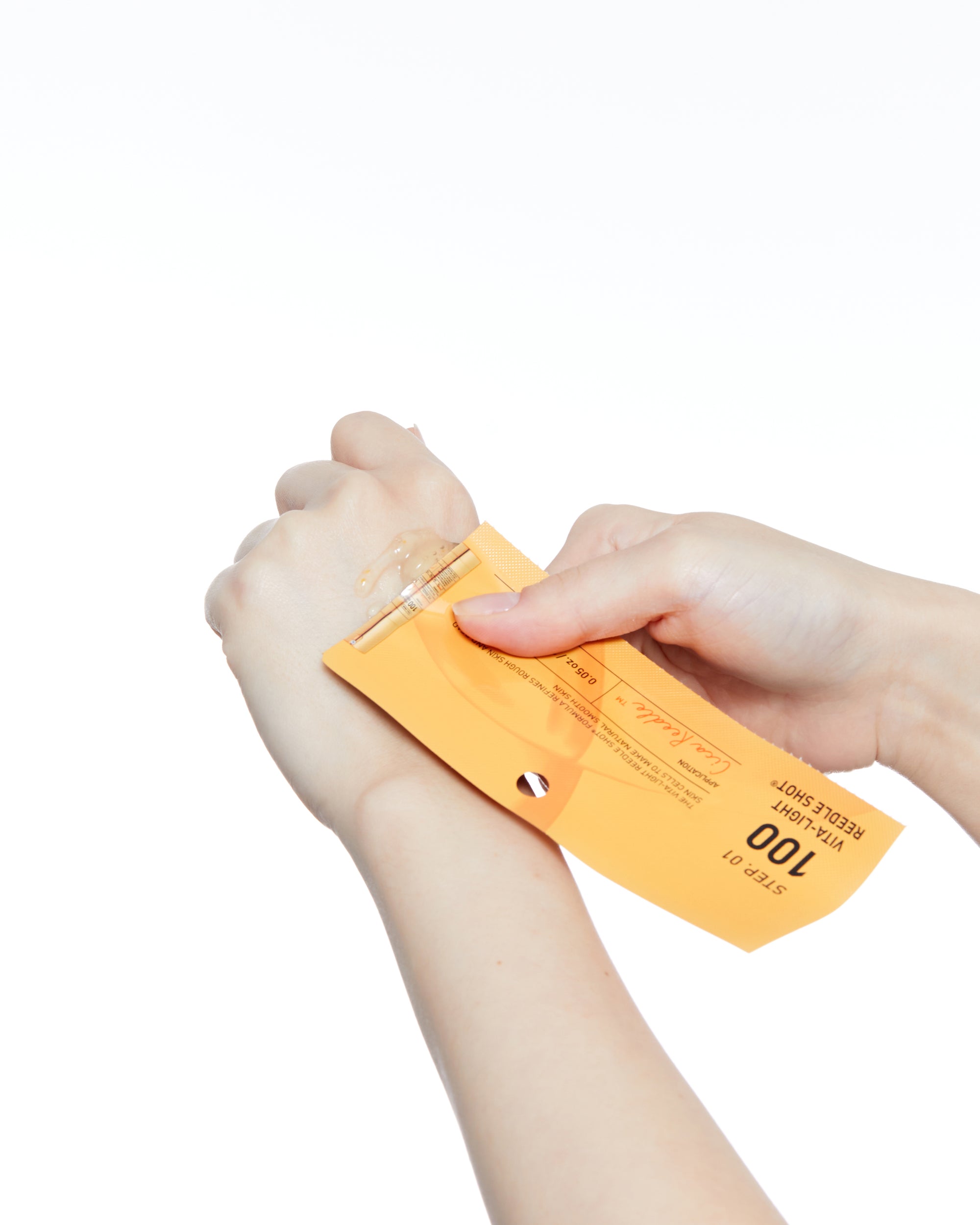 VT VITA-LIGHT REEDLE SHOT 100 2STEP HYDROGEL MASK