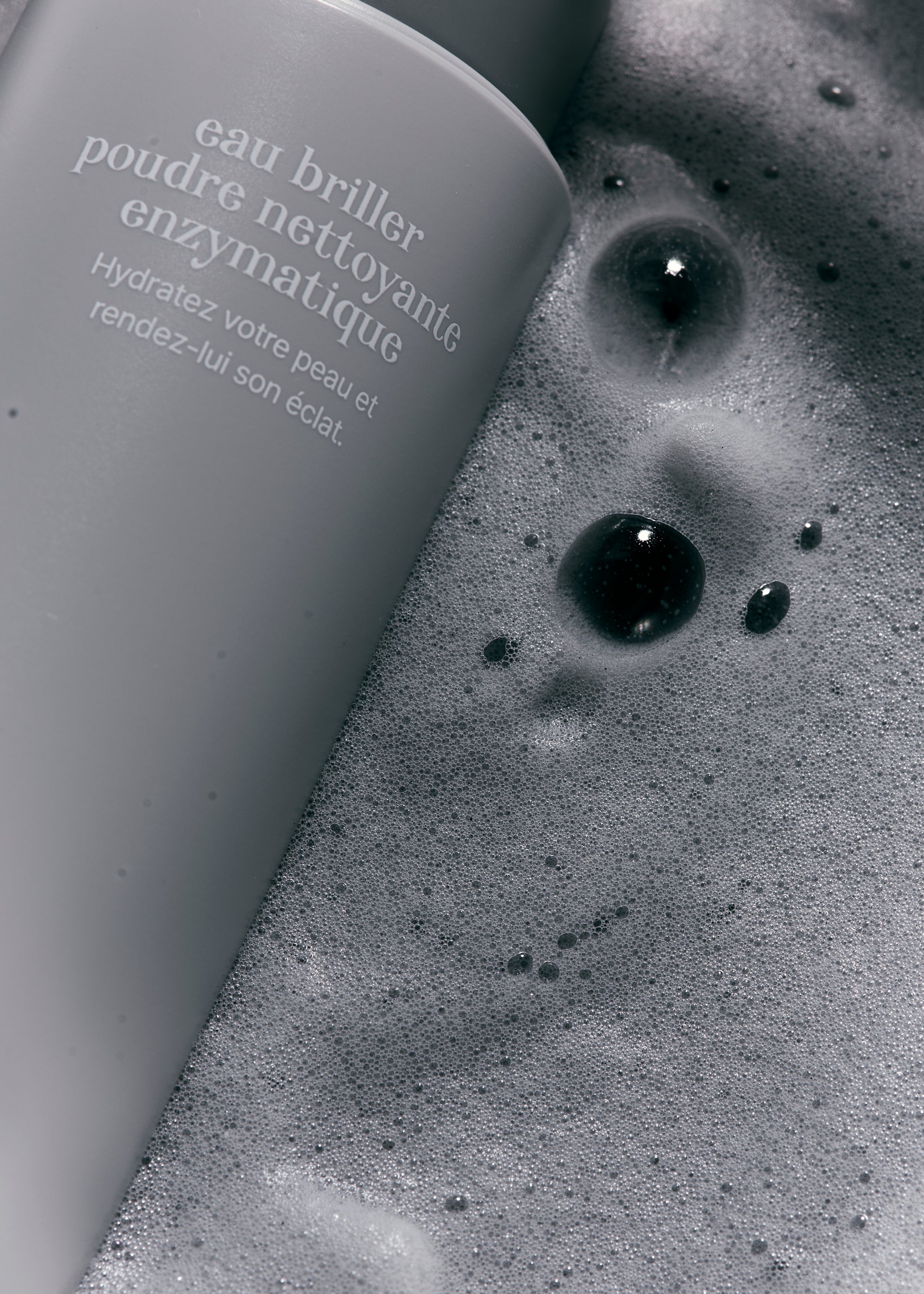 equlib EAU BRILLER ENZYME CLAY POWDER WASH