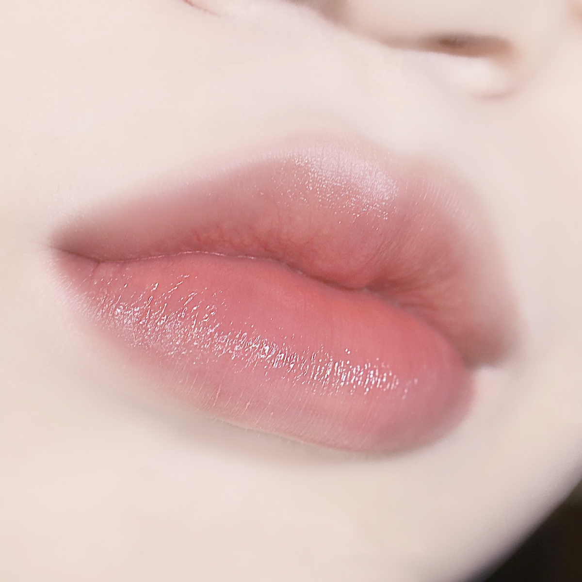 BEAUTY OF MAJESTY DEWY LIP BALM