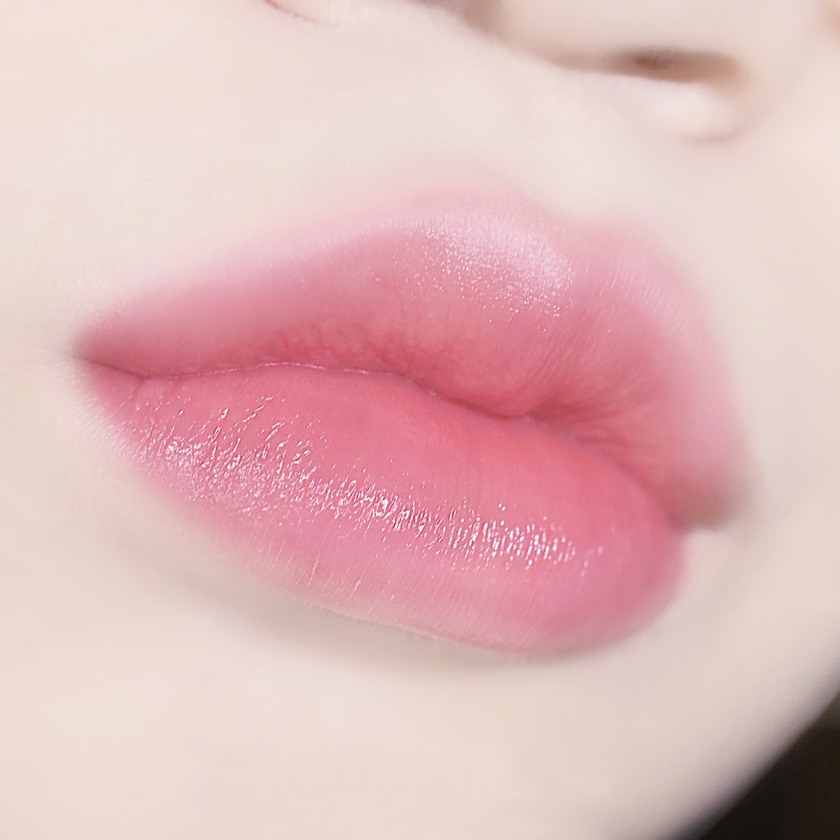 BEAUTY OF MAJESTY DEWY LIP BALM