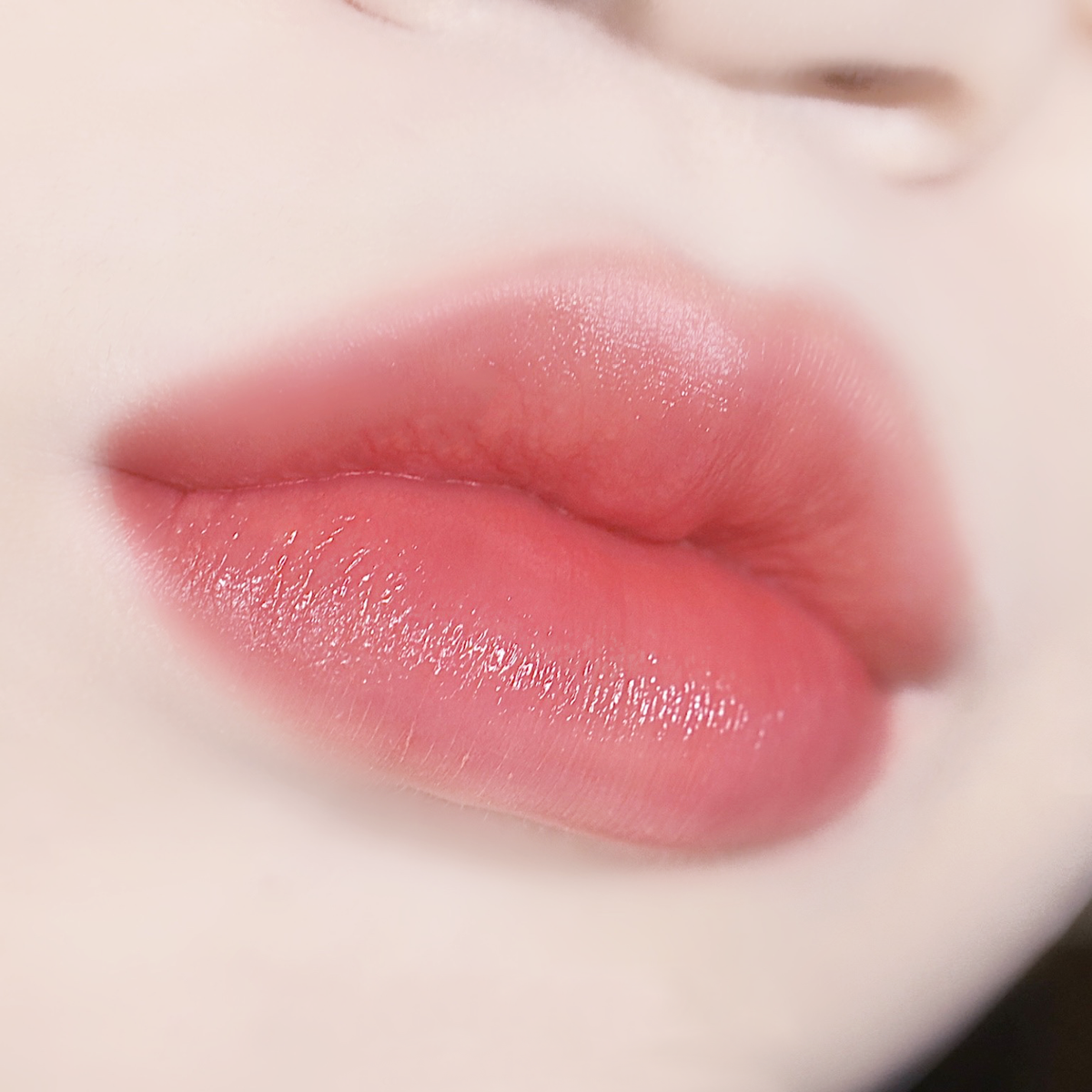 BEAUTY OF MAJESTY DEWY LIP BALM