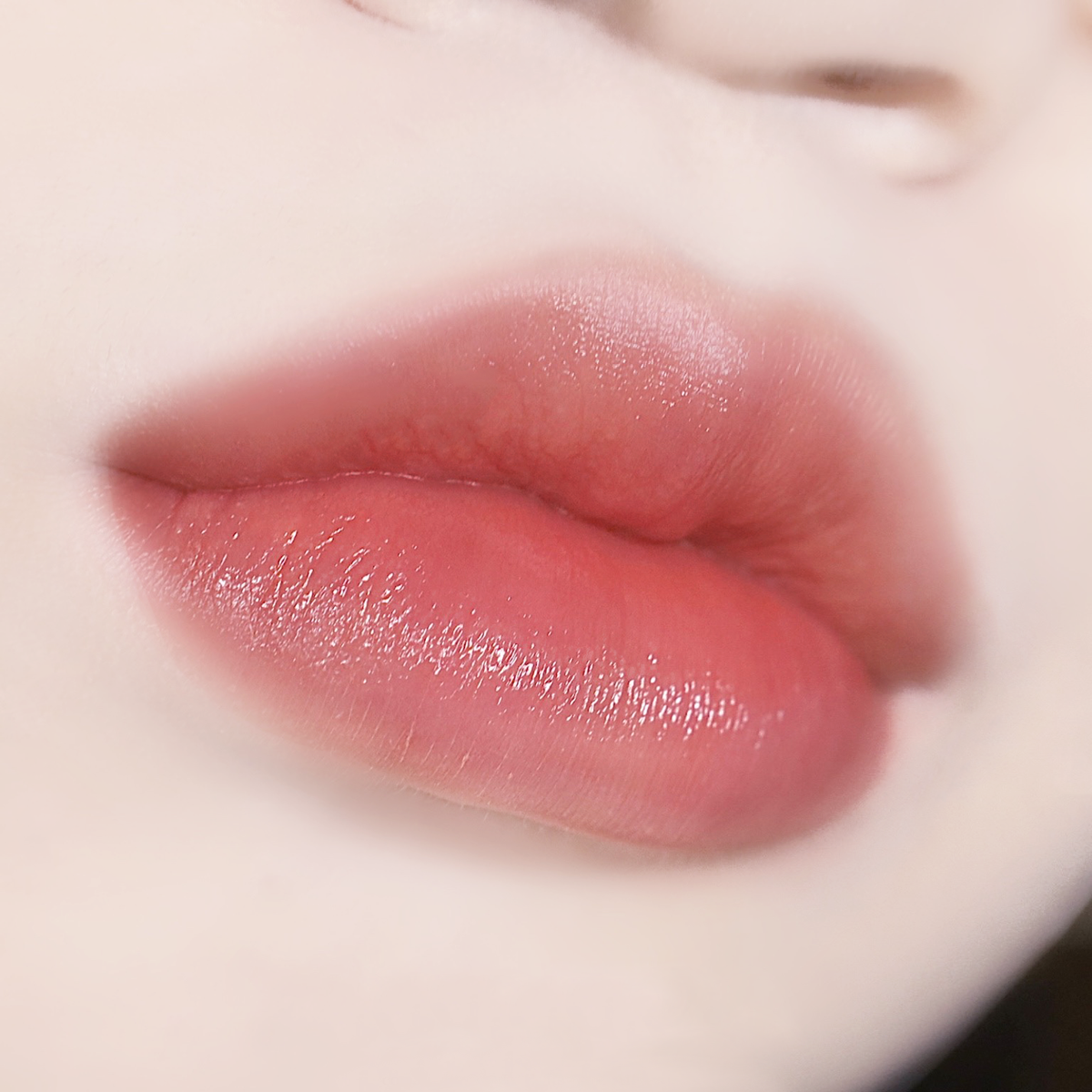 BEAUTY OF MAJESTY DEWY LIP BALM